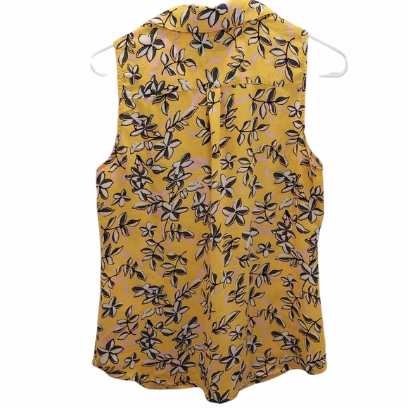 Banana Republic Sleeveless Button Up Blouse - Picture 2 of 6